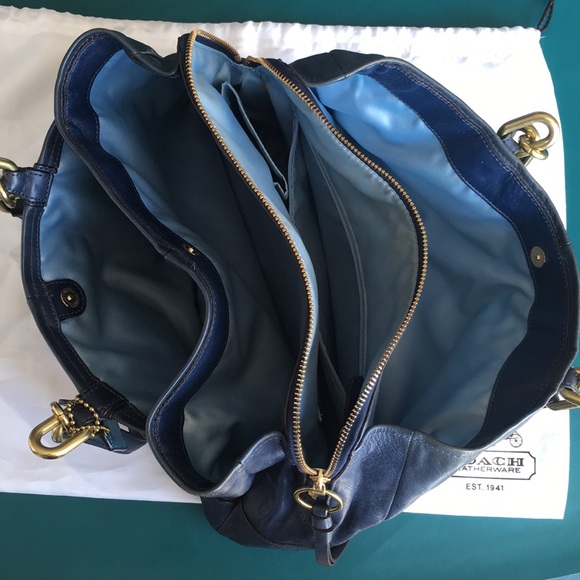 Coach Jayden Carry All - Picture 4 of 8